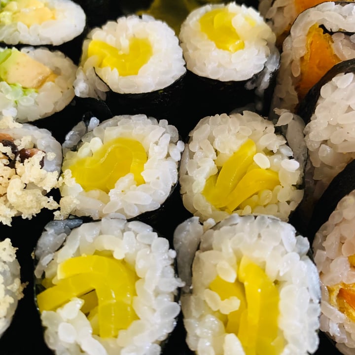 Restaurant Ami Bloomington, United States Oshinko Maki Roll Review