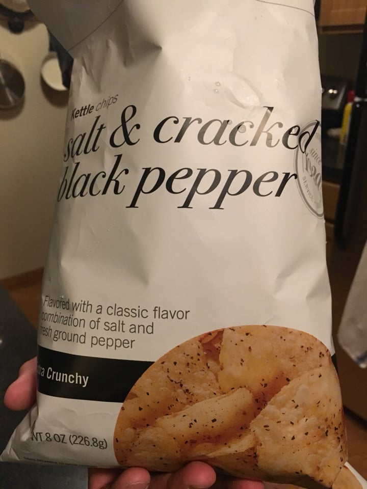 Lunds and Byerlys Salt and cracked black pepper kettle chips Review