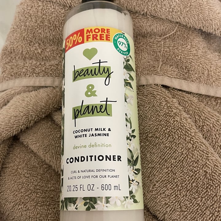 Love Beauty and Coconut Milk & White Jasmine Conditioner Review