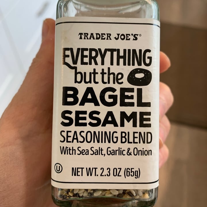 Trader Joe's Everything But The Bagel Sesame Seasoning Blend Review