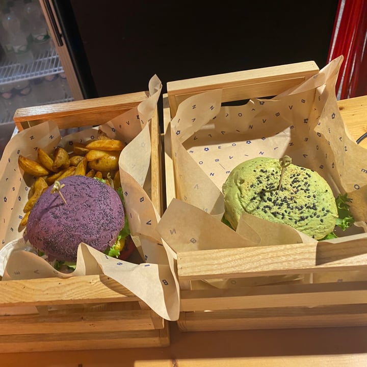 review photo of Flower Burger Jungle Burger shared by @juliafelicie on 02 Oct 2021 - review