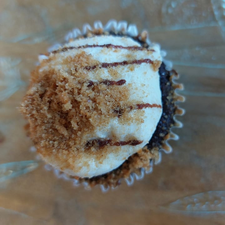 review photo of Sweets from the Earth Smores Cupcake shared by @hbchic on 26 Dec 2021 - review