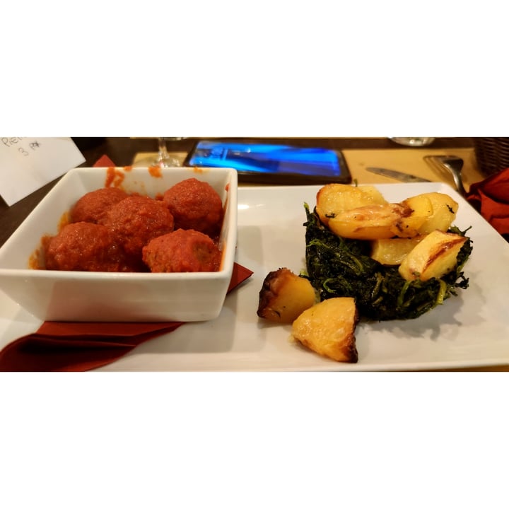 Origano Roma, Italy Polpette con contorno