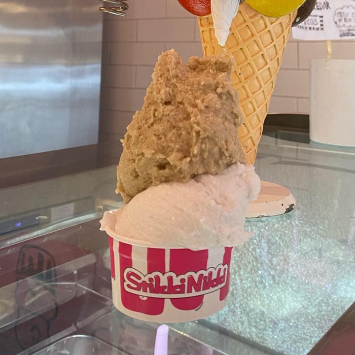review photo of StikkiNikki Nybrogatan Coconut Sorbet shared by @delphinesupanya on 07 Jul 2021 - review