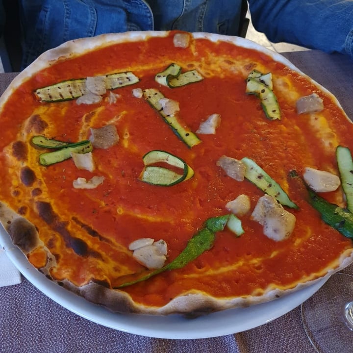 Pizzeria Da Volpe Marinara Con Zucchine E Porcini Reviews abillion