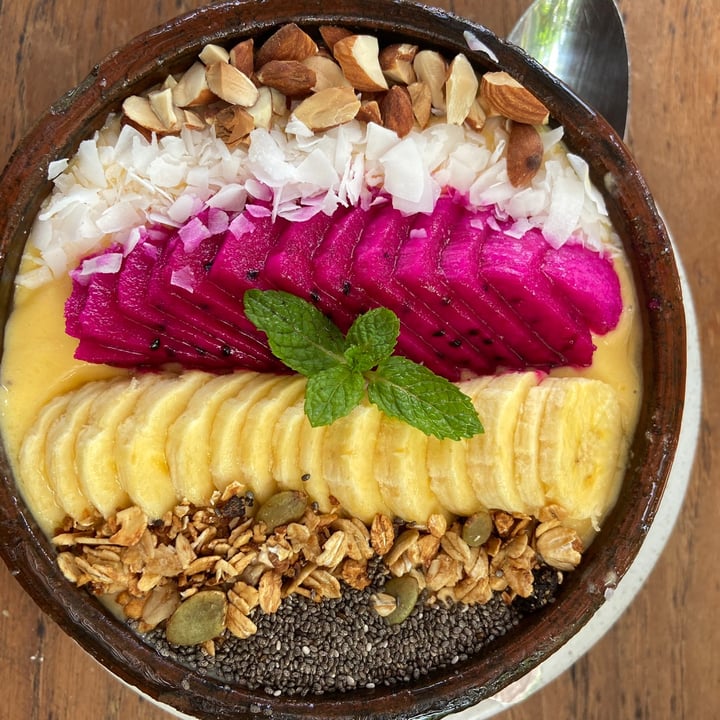 Manggis in Canggu Indonesia Manggo Smoothie Bowl Review abillion