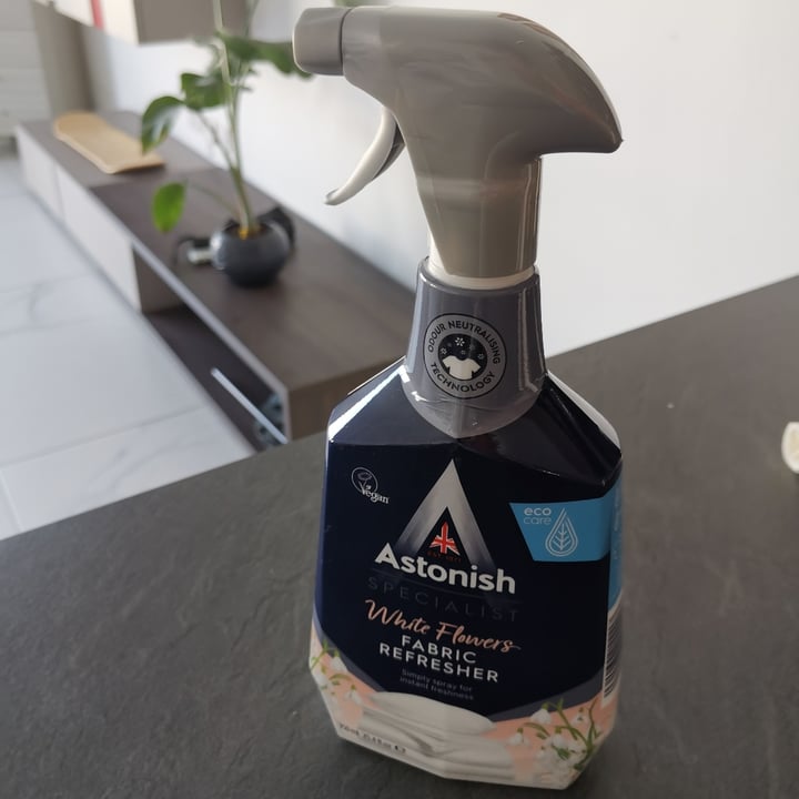 Astonish White Flower Fabric Refresher Review abillion