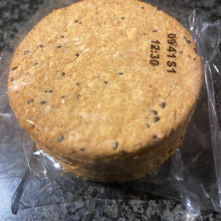 Nairns Nairn's Coconut And Chia Oat Biscuit 200g – Health Plus Living