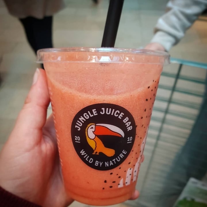 Jungle Juice Bar Norrmalm, Sweden Pink Panther smoothie Review abillion