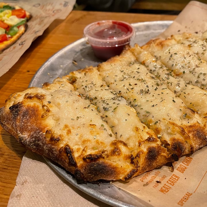 Blaze Pizza Sayward Drive, Durham, United States Cheezy Bread Review abillion