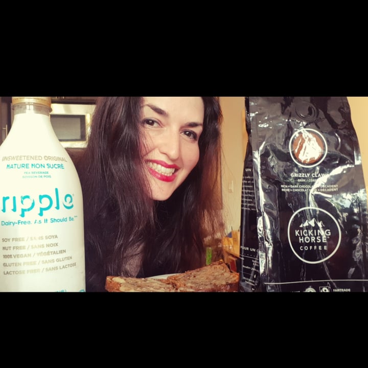 Kicking Horse Coffee Grizzly Claw Dark Review abillion