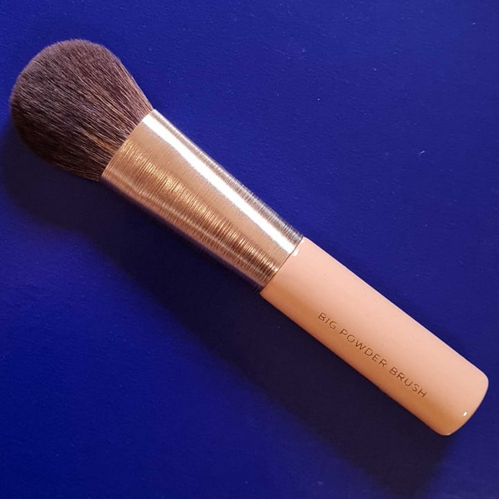 Nabla Cosmetics Big Powder Brush Reviews abillion