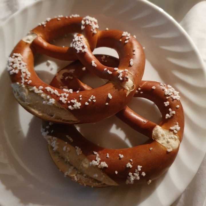 Trader Joe's Big Soft Pretzels Review abillion