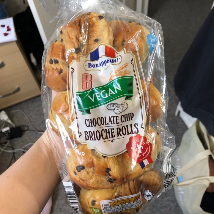 ALDI 8 Vegan Chocolate Chip Brioche Rolls Review abillion