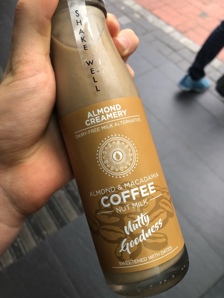 Almond creamery Coffee almond & macadamia milk Review abillion