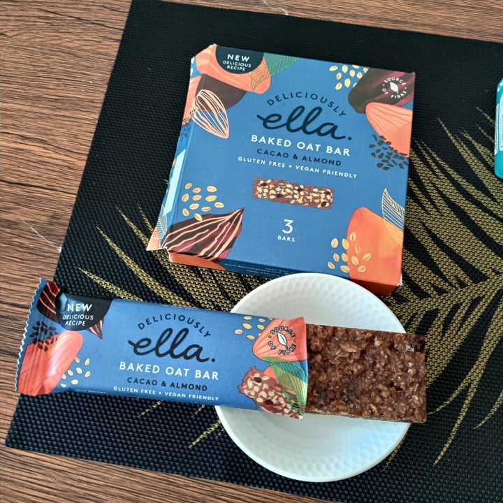 Deliciously Ella Cacao & Almond Oat Bar Review abillion