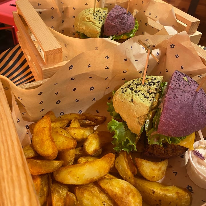 review photo of Flower Burger Jungle Burger shared by @juliafelicie on 02 Oct 2021 - review