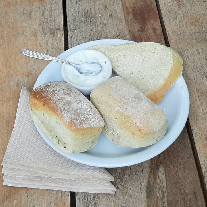 review photo of La Tienda Sandwich "De La Tierra" : Caliente De Quinoa Y Remolacha Con Lechuga Y Tomate Con Aderezo De Zanahoria, Acompañado De Papas Rústicas Y Limonada Casera. shared by @gastonfauret on 15 Feb 2021 - review