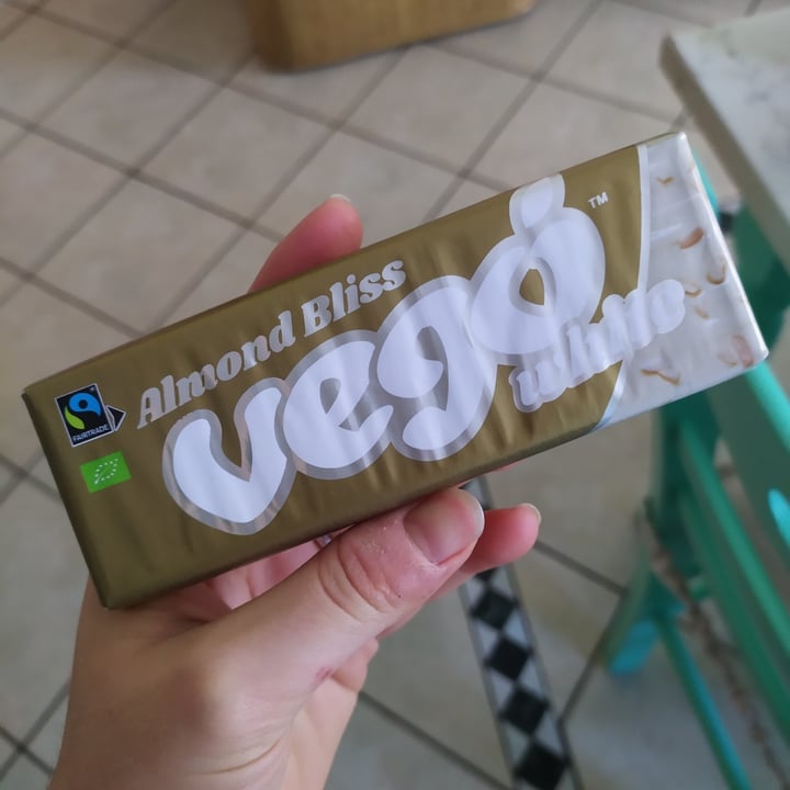 Vego Almond bliss white chocolate Review abillion