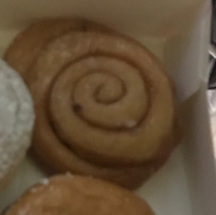 Dunkin' Donuts Cinnamon roll Reviews abillion