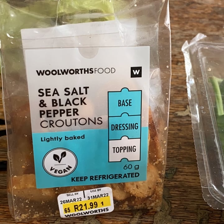 Woolworths Food Croutons sea salt & black pepper Review abillion