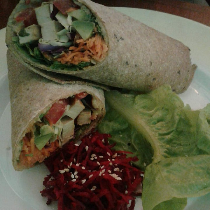 review photo of 372 natural Wraps de verdes con repollo, zanahoria y tofu rebosado shared by @timarocio on 21 Dec 2020 - review