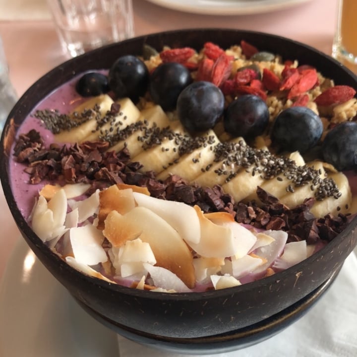 Hula Juice Bar & Cafe United Kingdom Açai Bowl Review abillion