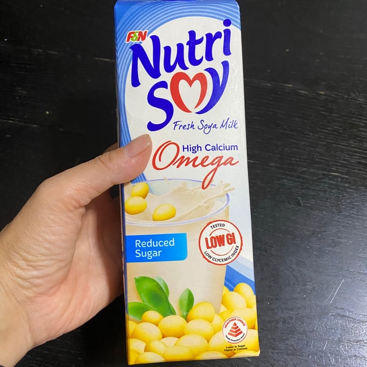F&N Nutrisoy Fresh Soya Milk High calcium Omega reduced sugar Review