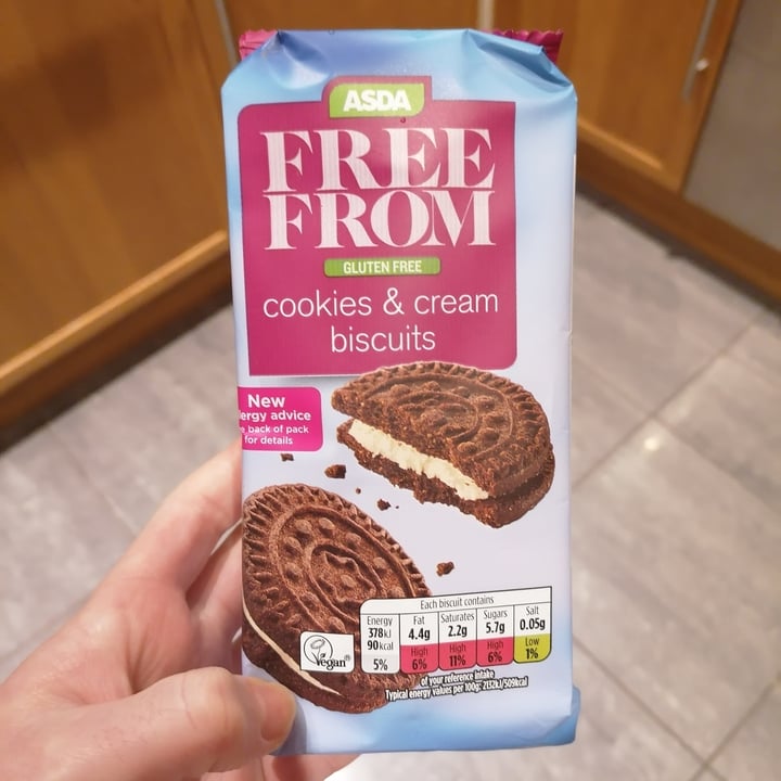 ASDA Cookies & Cream Biscuits Reviews abillion