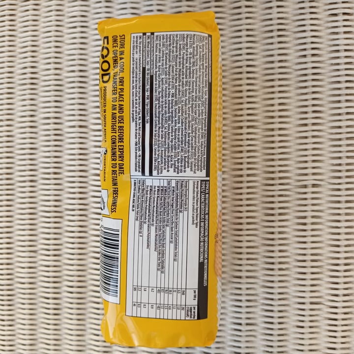 review photo of Food Lover’s Market Lemon Creams shared by @heikesletcher on 10 Sep 2021 - review