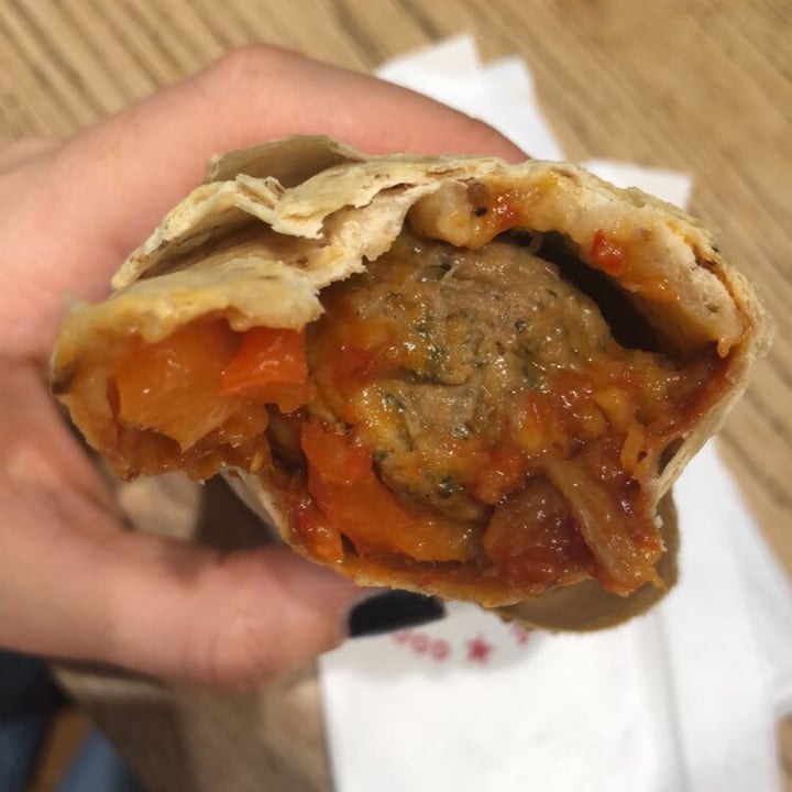 Pret A Manger United Kingdom Meatless Meatball Hot Wrap Review abillion