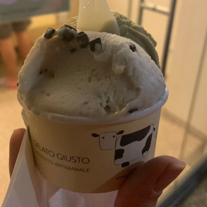 review photo of Gelato Giusto Gelato con banana, noci e cioccolato e nocciola shared by @grungess on 20 Jul 2021 - review