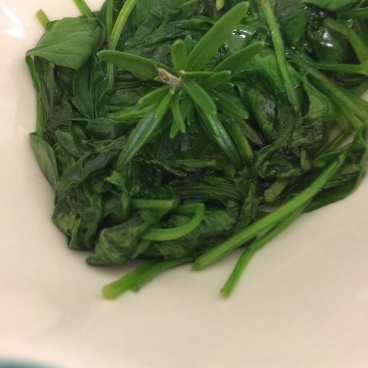 review photo of Woolworths Food Baby leaf spinach shared by @freedomforanimals on 09 Jun 2020 - review