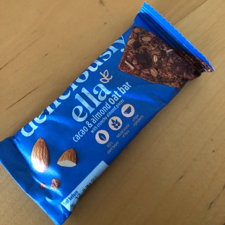 Deliciously Ella Cacao and Almond Oat Bar Review abillion