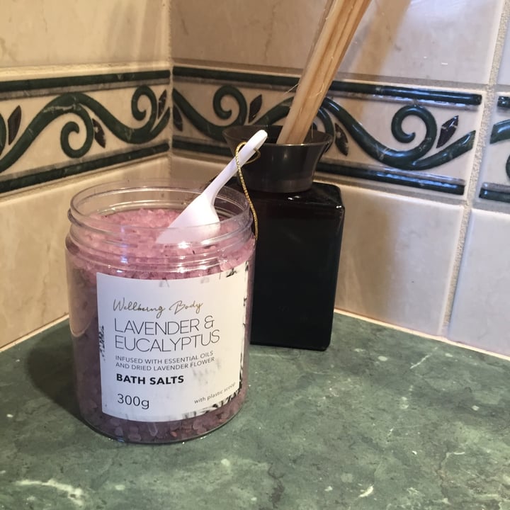 Wellbeing body Lavender And Eucalyptus Bath Salts Review abillion