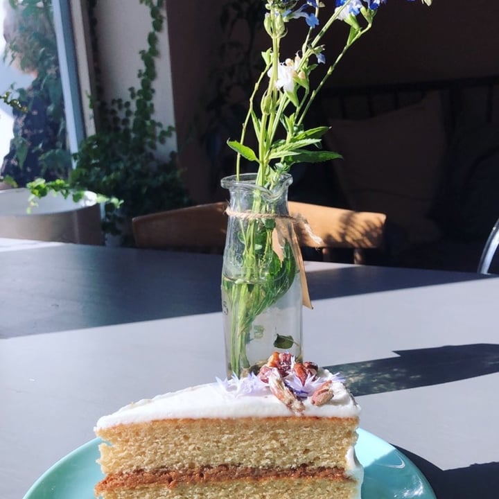 review photo of Cakes + Co Stamford Vegan Violet Cake shared by @naturegirl0210 on 13 Sep 2021 - review