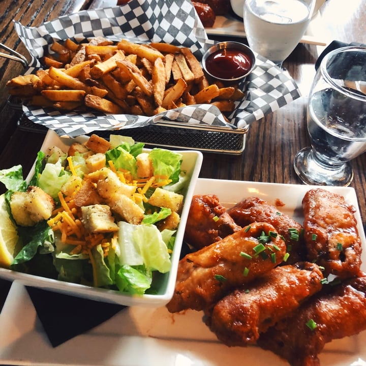 Sip Club Guelph, Canada Seitan Wings Review abillion