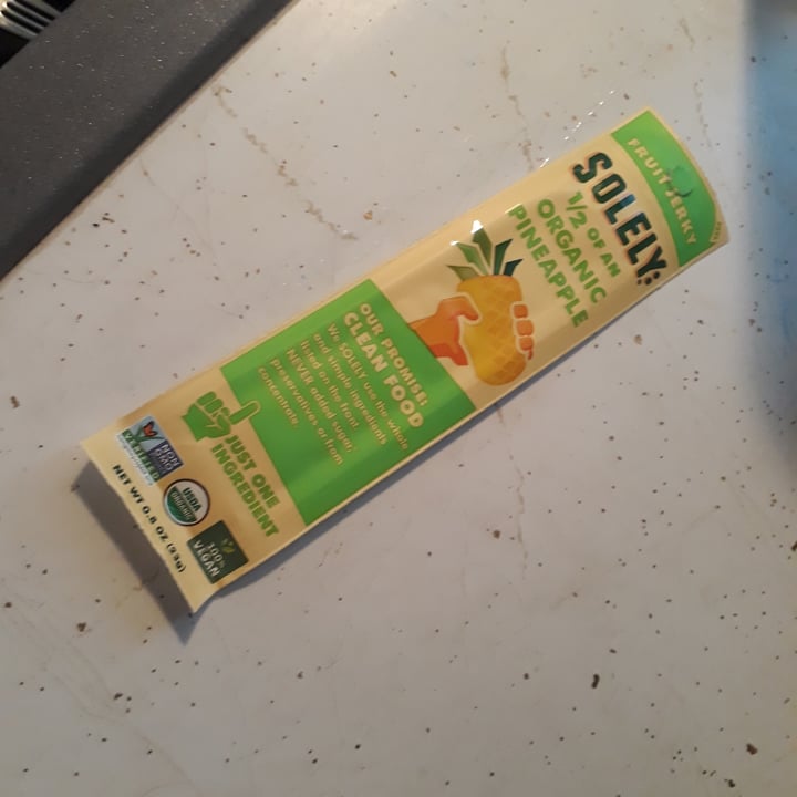 Solely 1/2 of an organic pineapple Review abillion