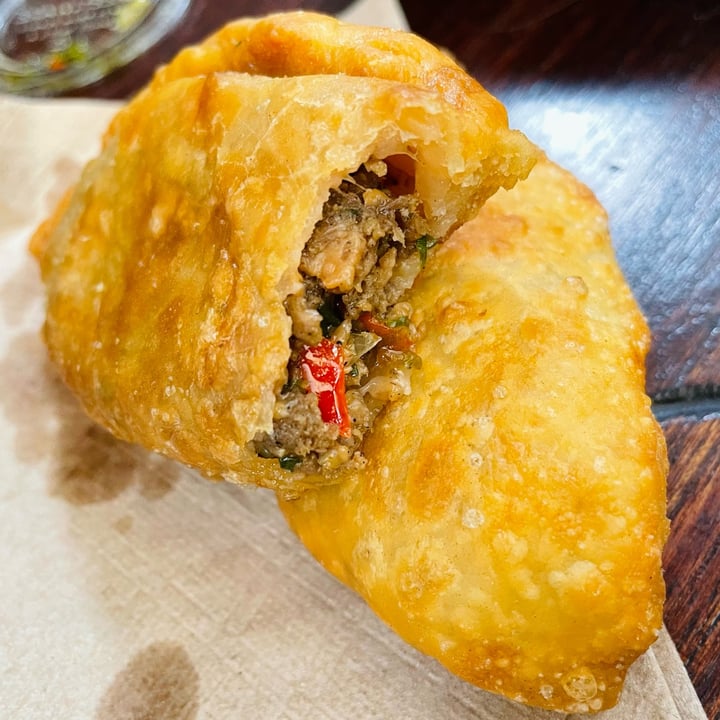 La Bruja Antigua Guatemala, Guatemala Beyond Meat Empanada Review