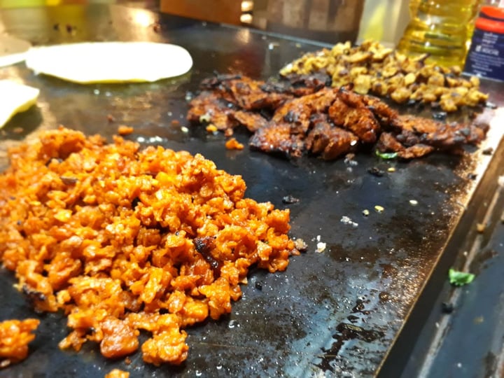 Huitzilli Saludable Limones, Mérida, Mexico Tacos de chorizo de soya, de seitan al pastor y de