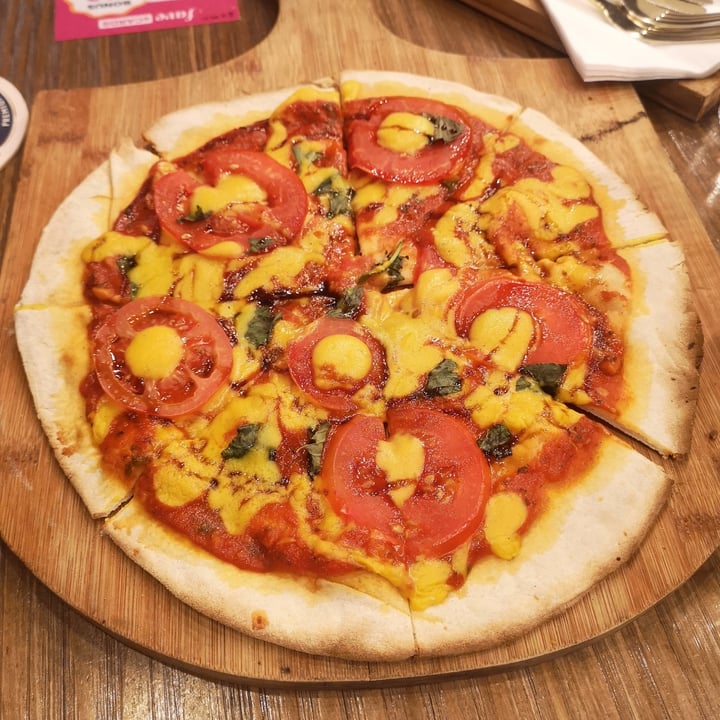 Genius Central Singapore Outram, Singapore Margherita Pizza Review