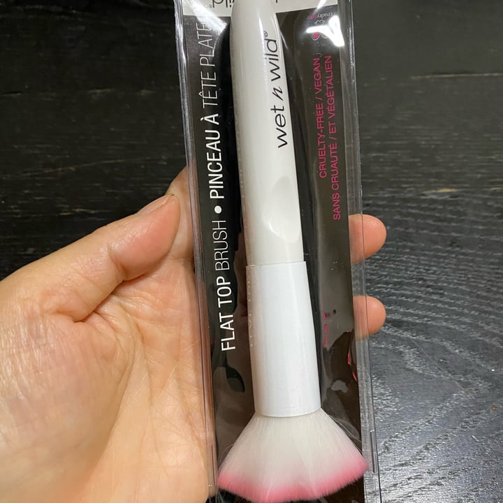 Wet n Wild Beauty Flat Top Brush Review abillion