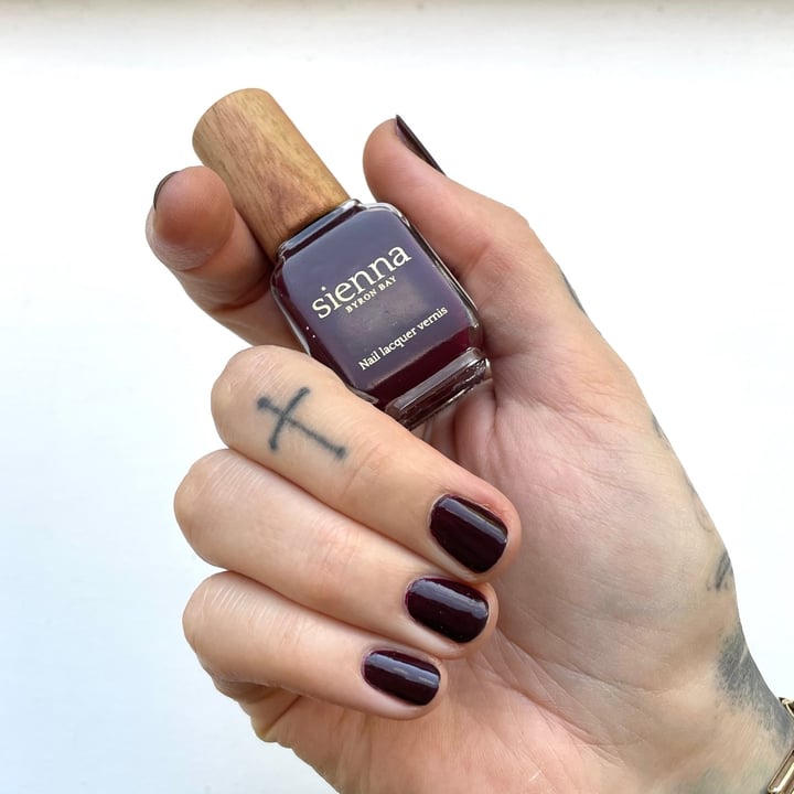 Sienna Byron Bay ‘Florence’ nail polish Reviews abillion
