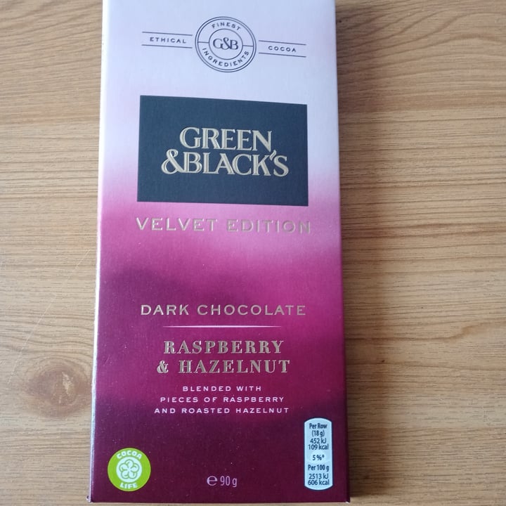 Green & Black's Raspberry & Hazelnut Smooth Dark Chocolate Reviews