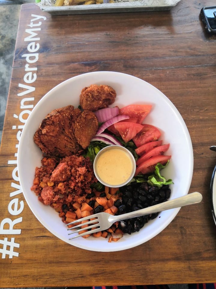 review photo of Revolucion Verde Ensalada chickn free shared by @alejandraa8 on 13 Feb 2020 - review
