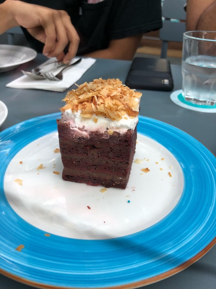 review photo of Privé Jewel Changi Airport Moist Red Velvet Cake shared by @ridhisanghrajka on 02 Dec 2019 - review