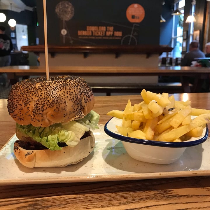 review photo of Beyond Meat Beyond Burger Plant-Based Burger 19g shared by @naturegirl0210 on 26 Oct 2021 - review