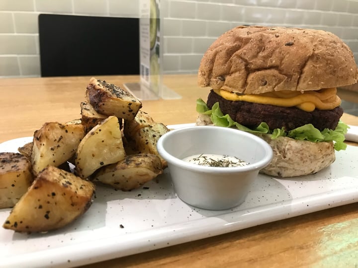 review photo of Ooh Cha Cha 自然食科技大樓 Southwest Burger shared by @ridhisanghrajka on 09 Oct 2019 - review