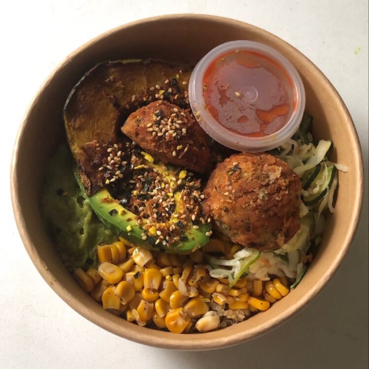 Haakon Superfoods and Juice Downtown Core, Singapore Make Your Own Bowl