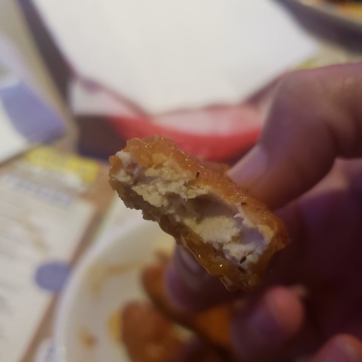 review photo of Pluckers Gardein Meatless Boneless Wings Basket shared by @teregami on 18 Aug 2020 - review